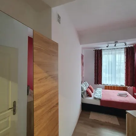 Apartment Pod 12