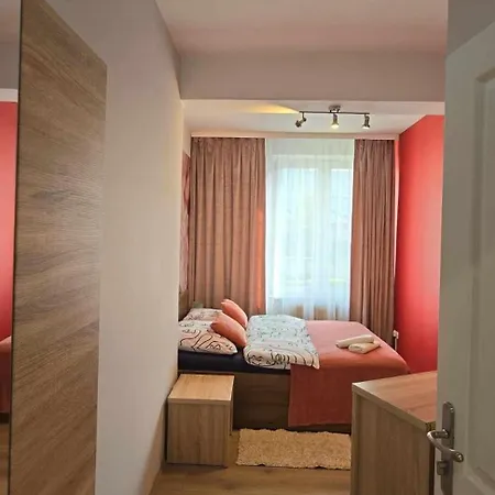 Apartment Pod 12 *